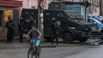 El objetivo de la incursión policial era detener a jefes del grupo criminal Comanda Vermelho.