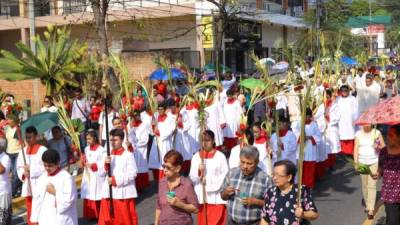 La procesión realizada por las principales calles sampedranas conmemorando el Domingo de Ramos.