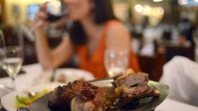 Los argentinos consumen 60 Kg al año de carne de vaca.