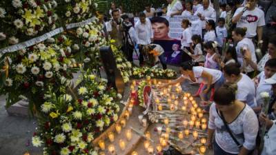 Los homenajes a Juan Gabriel se multiplican en varias ciudades de México y EUA.