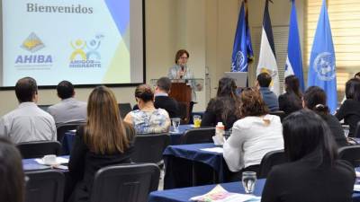 Presentación. En el evento se dio a conocer la encuesta para el desarrollo de productos financieros de la Ahiba y la OIM.