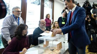 El presidente español, Pedro Sánchez, vota en Madrid en las segundas elecciones de este año./AFP.