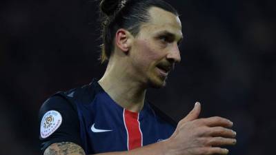 Ibrahimovic, de 34 años, termina contrato con el PSG el próximo 30 de junio y podría recalar en la Premier League.