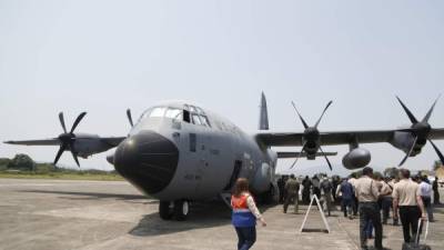 El imponente avión pesa 69,750 kilos y mantiene una velocidad cercana a los 500 kilómetros por hora.