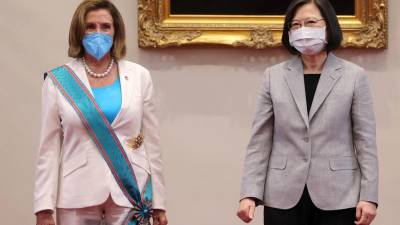 La presidenta del Congreso de EEUU, Nancy Pelosi, junto a la presidenta de Taiwán, Tsai Ing-wen.