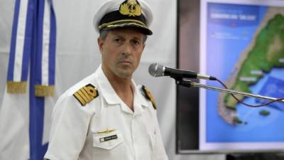 Enrique Balbi, portavoz de la Armada argentina, aseveró que se viven 'horas críticas' y de 'mucha incertidumbre' en la búsqueda del submarino ARA San Juan tras 13 días desaparecido en aguas del océano Atlántico, aunque remarcó el compromiso para hallar el sumergible lo antes posible. EFE.