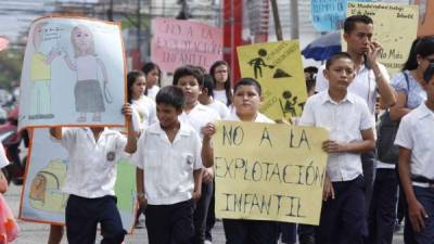 Escolares protagonizaron marchas ayer. Fotos: Wendel Escoto y José Cantarero