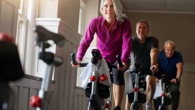 Caminar a paso vivo o andar en bicicleta podría ser suficiente para reducir el riesgo de insuficiencia cardiaca.