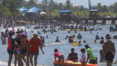 Tela y Puerto Cortés son los puertos favoritos de miles de hondureños que disfrutan del feriado de Semana Santa.