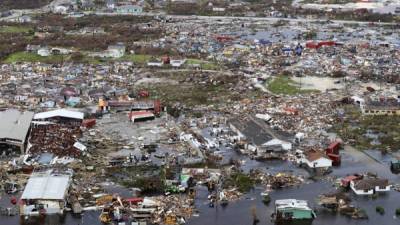 La ayuda para los supervivientes del huracán, que prácticamente ha pulverizado Gran Bahama y Ábaco, está llegando no solo de varios Gobiernos como el estadounidense, británico o canadiense, sino también de países vecinos y el sector turístico.