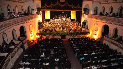 Con motivo de su 100 aniversario se presentó la Orquesta Juvenil Centroamericana y del Caribe. Fotos: Andro Rodríguez.