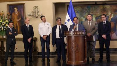 Funcionarios de Honduras y la Cuenta del Milenio al dar a conocer los resultados de la nueva evaluación.
