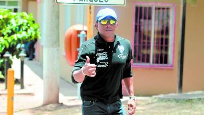 Carlos Pavón, de 40 años, asume el reto de ser asistente técnico de Hernán Medford en la Selección.