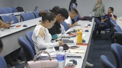 La certificación del técnico textil se obtiene en un coto tiempo. Las capacitaciones son impartidas en las instalaciones de Unitec en San Pedro Sula.