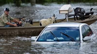 El gobernador de Luisiana, John Bel Edwards, habló de inundaciones 'sin precedentes', que obligaron a socorrer a unas 20.000 personas. AFP
