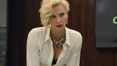 Fotograma cedido por Amazon Studios donde aparece la actriz Charlize Theron en el papel de Elaine Markinson, durante una escena de la película 'Gringo', que se estrena este viernes en España. EFE/Gunther Campine /Amazon Studios.