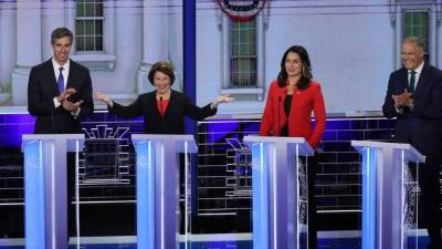 El debate de Miami es conducido por los periodistas Lester Holt, Savannah Guthrie, Jose Diaz-Balart, de la cadena NBC News, que emite el debate junto con sus canales asociados Telemundo y MSNBC.