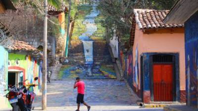 Brisa fresca, naturaleza y aventura, ofrece la ruta de Los Valles y Montañas que con sus pueblos, tradiciones y su gente, abre las puertas para mostrar los encantos escondidos que ofrecen diversos atractivos a los visitantes.