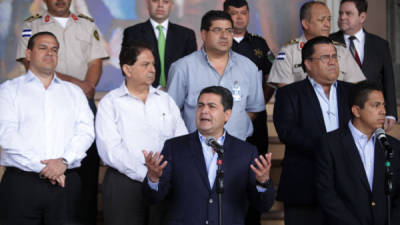 El presidente de Honduras, Juan Orlando Hernández, informó en conferencia de prensa que en la reunión con los diferentes organismos de seguridad, se ha revisado información y diagnósticos sobre el sistema de transporte público.