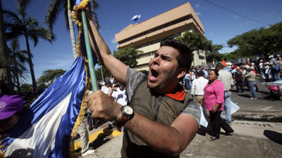Los nicaragüenses salieron a manifestarse ayer en las calles de Managua.