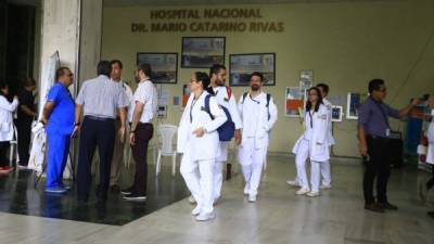 En el hospital Mario Rivas hay más de mil médicos entre generales y especialistas