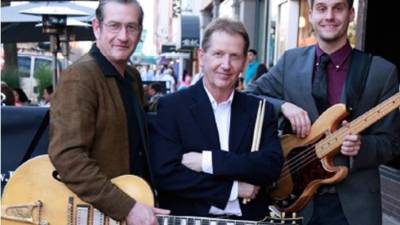 El trío de músicos estadounidenses que esta noche tocará en el CCS. Visite: www.georgebedard.com/.