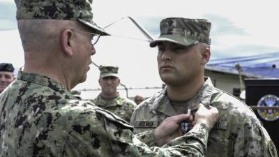 Tyler Holman dice que respondió a su instinto y no se consideraba merecedor del reconocimiento.