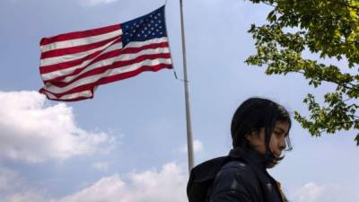 Nani González, una niña hondureña que cruzó sola la frontera sur de Estados Unidos, fue reunida con sus parientes en ese país tras pasar ocho semanas en diferentes albergues para menores no acompañados en medio de una crisis migratoria a la que el Gobierno de Joe Biden no puede aún encontrar solución.