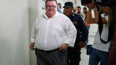 El exalcalde Óscar Kilgore en los tribunales sampedranos. Foto archivo