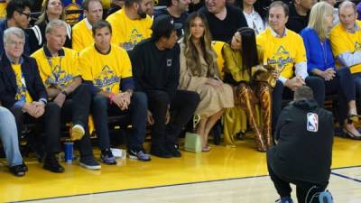 Beyonce y Jay Z en el tercer juego de las Finales de la NBA 2019 entre los Golden State Warriors y los Toronto Raptors. Foto: AFP