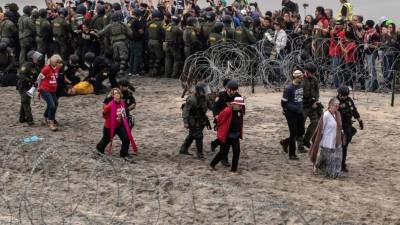 Un grupo de manifestantes, en su mayoría religiosos, se confrontaron a miembros del Servicio de Protección Federal. Foto: AFP