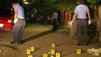 En la escena del doble crimen los técnicos de la DPI requisaron 20 casquillos de bala.