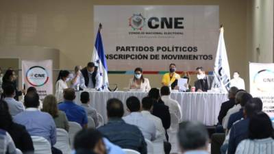 Líderes de los partidos se hicieron presentes en las bodegas del CNE en Infop.