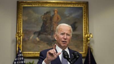 Los talibanes exigen a Biden que las tropas de EEUU permanezcan en Afganistán hasta que logren evacuar a todos sus ciudadanos.//AFP.