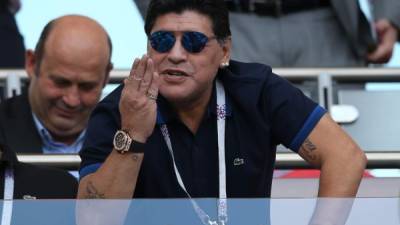 Diego Maradona sigue en Rusia siguiendo todo lo que ocurre en el Mundial. FOTO AFP