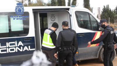 La investigación comenzó gracias a una denuncia anónima enviada a un correo electrónico (Fotografía: Policía de España)