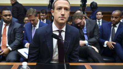 El jefe de Facebook, Mark Zuckerberg, anunció el bloqueo de la cuenta de Trump en esa red social./
