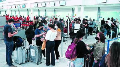 El Villeda Morales cuenta con 10 aerolíneas nacionales e internacionales y circulan más de 2,500 viajeros diarios. Foto: Y. Amaya.