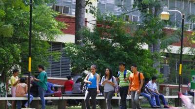 Estudiantes de la Universidad Nacional Autónoma en el Valle de Sula.