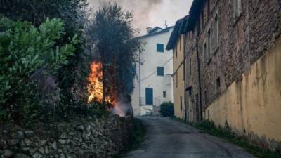 Más de 600 hectáreas han sido devastadas por el fuego en la turística Toscana de Italia./AFP.