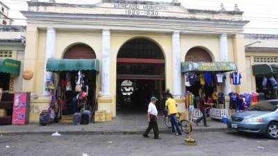 BENEFICIO. Los locatarios del mercado Central son algunos de los favorecidos con el decreto, que será publicado pronto en La Gaceta.