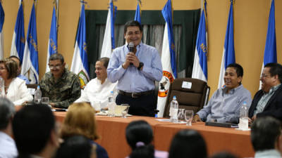 El presidente de Honduras, Juan Orlando Hernández, explicó que existe la voluntad de sus homólogos de Venezuela y Cuba para normalizar las relaciones con Honduras.