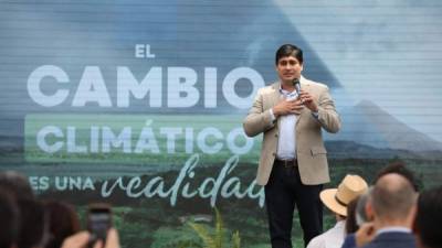 Alvarado prolongó hasta 2050 una moratoria sobre la explotación de petróleo en Costa Rica, un día después de lanzar un plan para suprimir el uso de combustibles fósiles./Twitter.