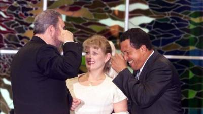 María Isabel Rodríguez, la segunda esposa del fallecido presidente venezolano Hugo Chávez (1999-2013), denunció hoy la anulación irregular de su pasaporte y advirtió al nuevo gobernante, Nicolás Maduro, que ello viola su derecho a viajar.