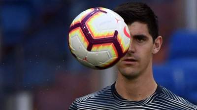 Thibaut Courtois en el calentamiento previo al inicio del partido Real Madrid vs Celta de Vigo. FOTO AFP.