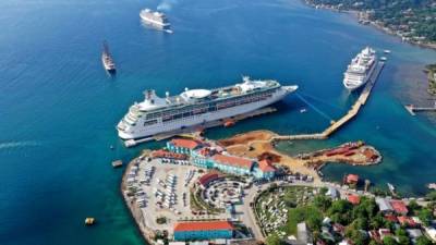 Compañías de cruceros ya cancelaron sus viajes. En Roatán está prohibido que bajen pasajeros a tierra.
