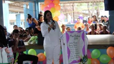 Rosa Elena pasó de ser primera dama a una reclusa organizadora de certámenes de belleza en la cárcel donde se encuentra privada de libertad por corrupción.