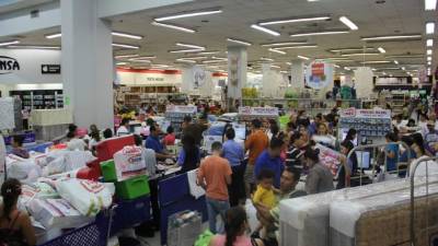 El madrugón de descuentos será del 50% real solo este sábado 20 de junio de 7:00 am a 11:00 am.