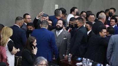 Jefes de bancada están convocados este lunes a las 11:00 AM para llegar a acuerdos.