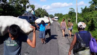 La mayoría de rutas del servicio interurbano no laboró ayer, eso obligó al uso de carros de paila.